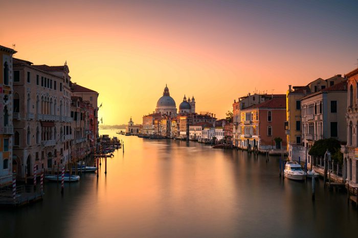 Contrastes de Italia